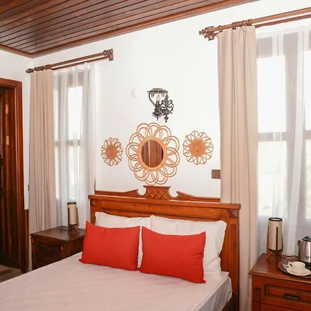 Ensoinn Hotel מלון 3*