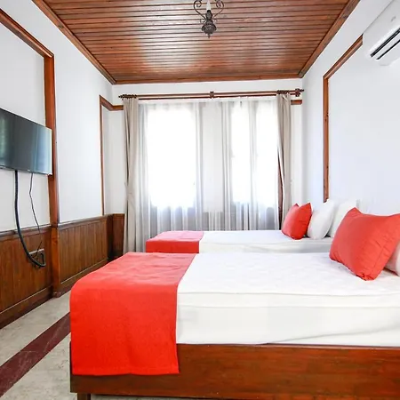 Ensoinn Hotel מלון 3*